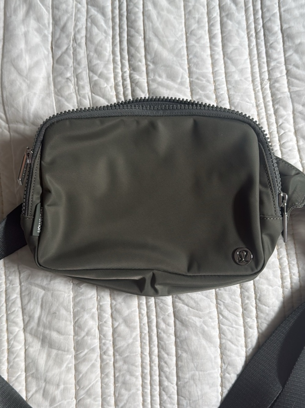 lululemon athletica Olive-Style Belt Bag in Deep Green